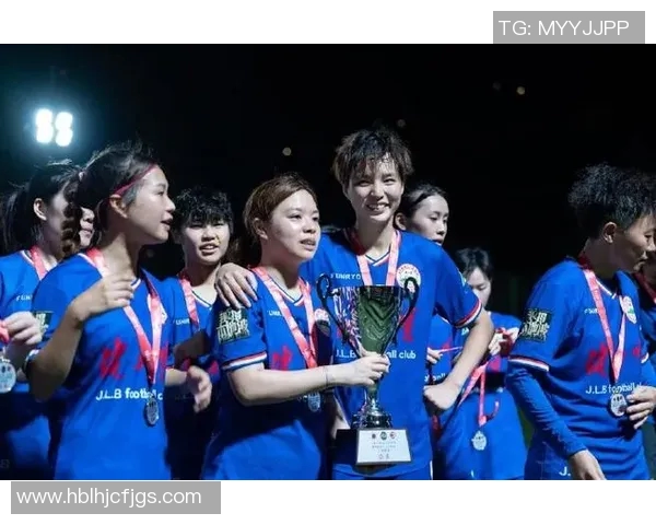 香港足球明星队女足队员展现风采助力女子足球发展与崛起